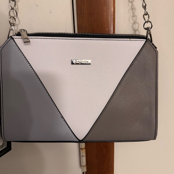 Elegant White and Gray Clutch by [Brand] Yani J’adore - Picture 2 of 10